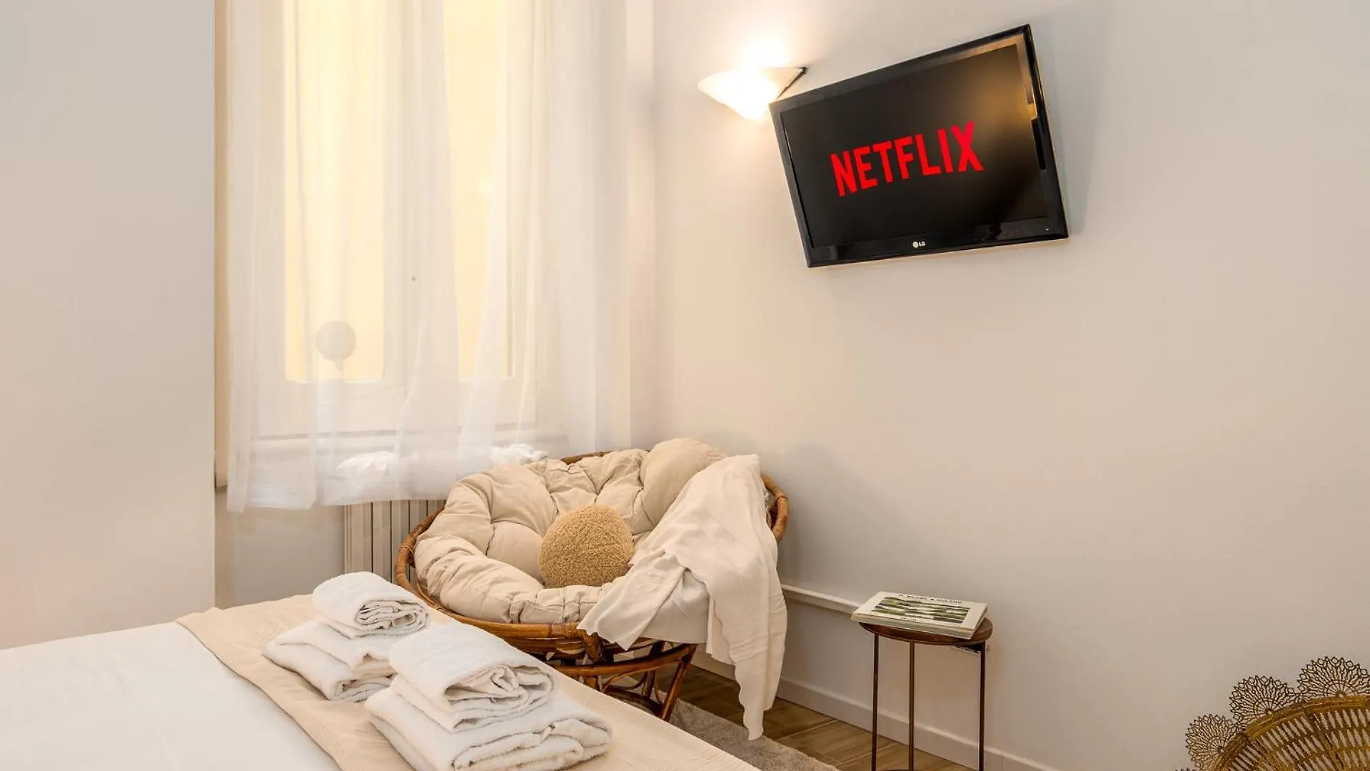 Elegant And Stylish Design Apartments In Brera Near The Metro 밀라노