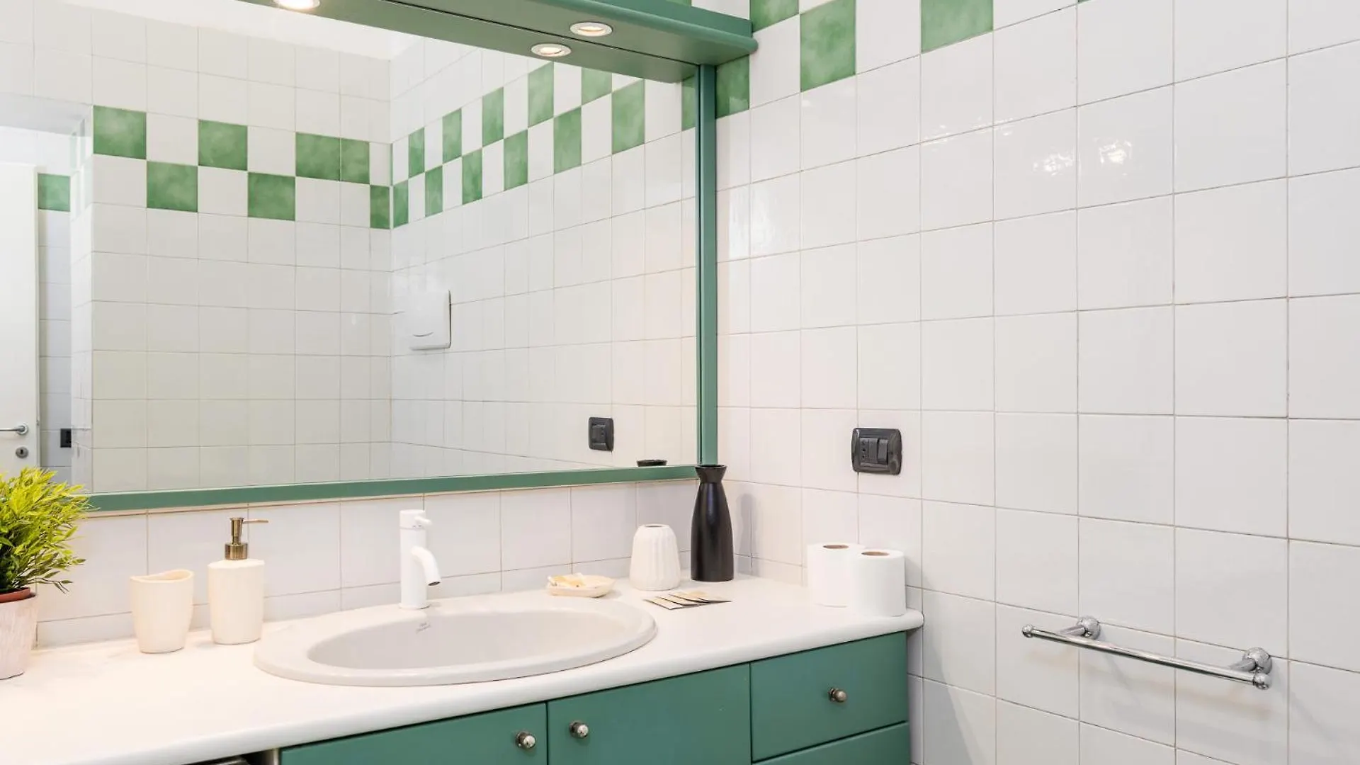 Elegant And Stylish Design Apartments In Brera Near The Metro 밀라노 0*,